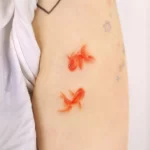 Фото тату золотая рыбка 07,12,2021 - №337 - goldfish tattoo - tattoo-photo.ru