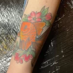 Фото тату золотая рыбка 07,12,2021 - №339 - goldfish tattoo - tattoo-photo.ru