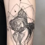 Фото тату золотая рыбка 07,12,2021 - №345 - goldfish tattoo - tattoo-photo.ru