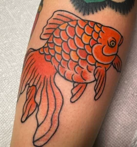 Фото тату золотая рыбка 07,12,2021 - №358 - goldfish tattoo - tattoo-photo.ru