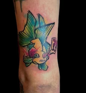 Фото тату золотая рыбка 07,12,2021 - №361 - goldfish tattoo - tattoo-photo.ru
