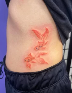 Фото тату золотая рыбка 07,12,2021 - №362 - goldfish tattoo - tattoo-photo.ru