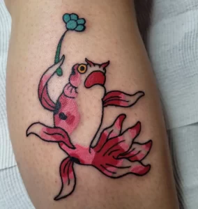 Фото тату золотая рыбка 07,12,2021 - №367 - goldfish tattoo - tattoo-photo.ru