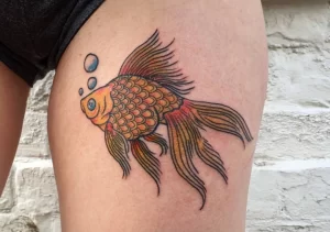 Фото тату золотая рыбка 07,12,2021 - №381 - goldfish tattoo - tattoo-photo.ru