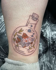 Фото тату золотая рыбка 07,12,2021 - №385 - goldfish tattoo - tattoo-photo.ru