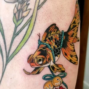 Фото тату золотая рыбка 07,12,2021 - №403 - goldfish tattoo - tattoo-photo.ru