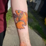 Фото тату золотая рыбка 07,12,2021 - №416 - goldfish tattoo - tattoo-photo.ru