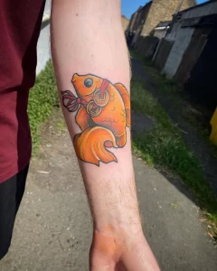 Фото тату золотая рыбка 07,12,2021 - №416 - goldfish tattoo - tattoo-photo.ru
