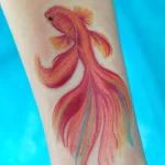 Фото тату золотая рыбка 07,12,2021 - №418 - goldfish tattoo - tattoo-photo.ru