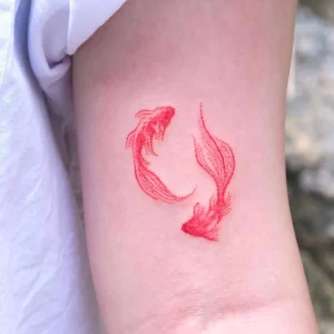 Фото тату золотая рыбка 07,12,2021 - №530 - goldfish tattoo - tattoo-photo.ru