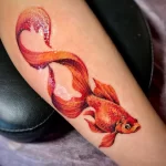 Фото тату золотая рыбка 07,12,2021 - №535 - goldfish tattoo - tattoo-photo.ru