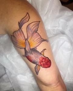 Фото тату золотая рыбка 07,12,2021 - №539 - goldfish tattoo - tattoo-photo.ru