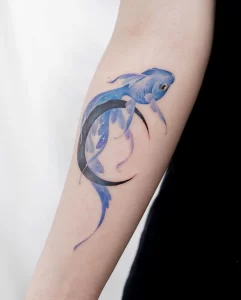 Фото тату золотая рыбка 07,12,2021 - №591 - goldfish tattoo - tattoo-photo.ru