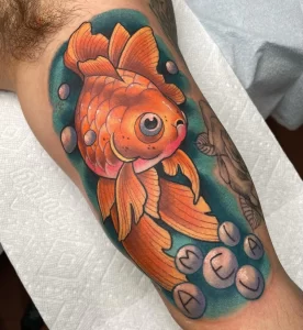 Фото тату золотая рыбка 07,12,2021 - №597 - goldfish tattoo - tattoo-photo.ru