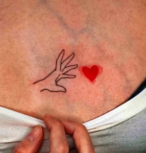 Фото мини тату сердце 02.01.22 №0002 - tattoo heart - tattoo-photo.ru