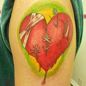 Фото тату разбитое сердце 02.01.22 №0007 - tattoo heart - tattoo-photo.ru