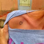 Фото тату сердце на ключице 02.01.22 №0003 - tattoo heart - tattoo-photo.ru