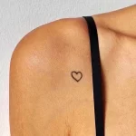 Фото тату сердце на ключице 02.01.22 №0010 - tattoo heart - tattoo-photo.ru
