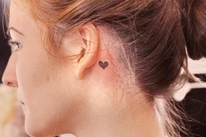 Фото тату сердце на шее 02.01.22 №0009 - tattoo heart - tattoo-photo.ru
