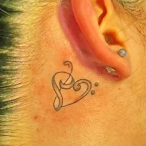 Фото тату сердце на шее 02.01.22 №0012 - tattoo heart - tattoo-photo.ru