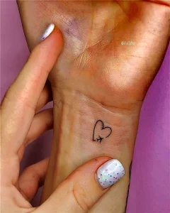 Фото тату сердце с самолетом 02.01.22 №0003 - tattoo heart - tattoo-photo.ru