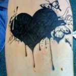 Фото тату черное сердце 02.01.22 №0016 - tattoo heart - tattoo-photo.ru