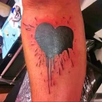 Фото тату черное сердце 02.01.22 №0023 - tattoo heart - tattoo-photo.ru