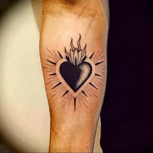 Фото тату черное сердце 02.01.22 №0026 - tattoo heart - tattoo-photo.ru