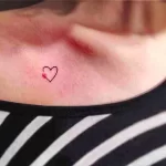 Фото мини тату сердце 02.01.22 №0013 - tattoo heart - tattoo-photo.ru