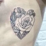 Фото сердце роза тату 02.01.22 №0013 - tattoo heart - tattoo-photo.ru