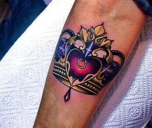 Фото сердце тату корона 02.01.22 №0005 - tattoo heart - tattoo-photo.ru