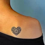 Фото тату в виде сердца 02.01.22 №0004 - tattoo heart - tattoo-photo.ru