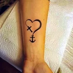 Фото тату в виде сердца 02.01.22 №0009 - tattoo heart - tattoo-photo.ru