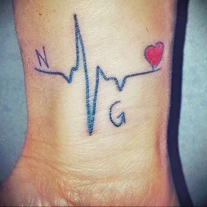 Фото тату кардиограмма сердца 02.01.22 №0008 - tattoo heart - tattoo-photo.ru