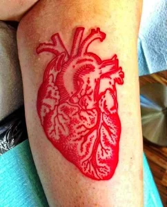 Фото тату красное сердце 02.01.22 №0004 - tattoo heart - tattoo-photo.ru