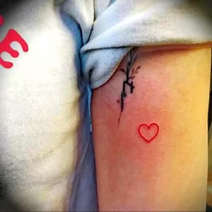 Фото тату красное сердце 02.01.22 №0011 - tattoo heart - tattoo-photo.ru