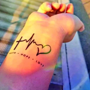 Фото тату пульс с сердцем 02.01.22 №0001 - tattoo heart - tattoo-photo.ru