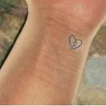 Фото тату разбитое сердце 02.01.22 №0008 - tattoo heart - tattoo-photo.ru