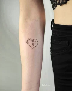 Фото тату сердца минимализм 02.01.22 №0007 - tattoo heart - tattoo-photo.ru