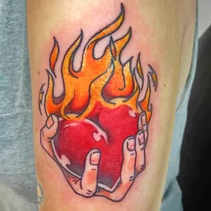 Фото тату сердце в огне 02.01.22 №0002 - tattoo heart - tattoo-photo.ru