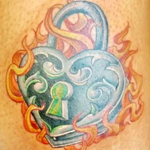 Фото тату сердце в огне 02.01.22 №0003 - tattoo heart - tattoo-photo.ru