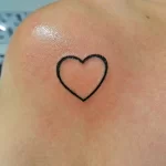 Фото тату сердце контур 02.01.22 №0003 - tattoo heart - tattoo-photo.ru