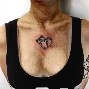 Фото тату сердце на груди 02.01.22 №0007 - tattoo heart - tattoo-photo.ru