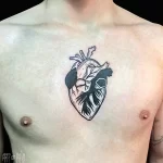 Фото тату сердце на груди 02.01.22 №0014 - tattoo heart - tattoo-photo.ru