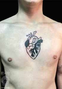 Фото тату сердце на груди 02.01.22 №0014 - tattoo heart - tattoo-photo.ru