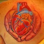 Фото тату сердце на груди 02.01.22 №0025 - tattoo heart - tattoo-photo.ru