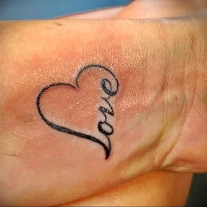 Фото тату сердце на запястье 02.01.22 №0011 - tattoo heart - tattoo-photo.ru