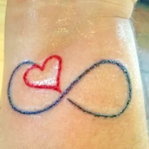 Фото тату сердце на запястье 02.01.22 №0018 - tattoo heart - tattoo-photo.ru