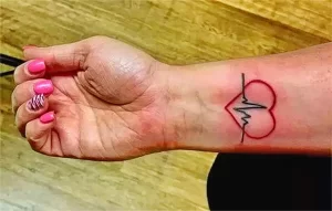 Фото тату сердце на запястье 02.01.22 №0021 - tattoo heart - tattoo-photo.ru
