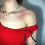 Фото тату сердце на ключице 02.01.22 №0028 - tattoo heart - tattoo-photo.ru
